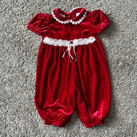 Red Velvet Holiday Rose Cottage Romper White Flower Lace 3/6 month girls - Picture 1 of 9